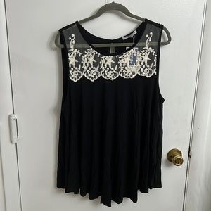 Green Envelope | Black & Cream crochet flowy Tank Top | 2x